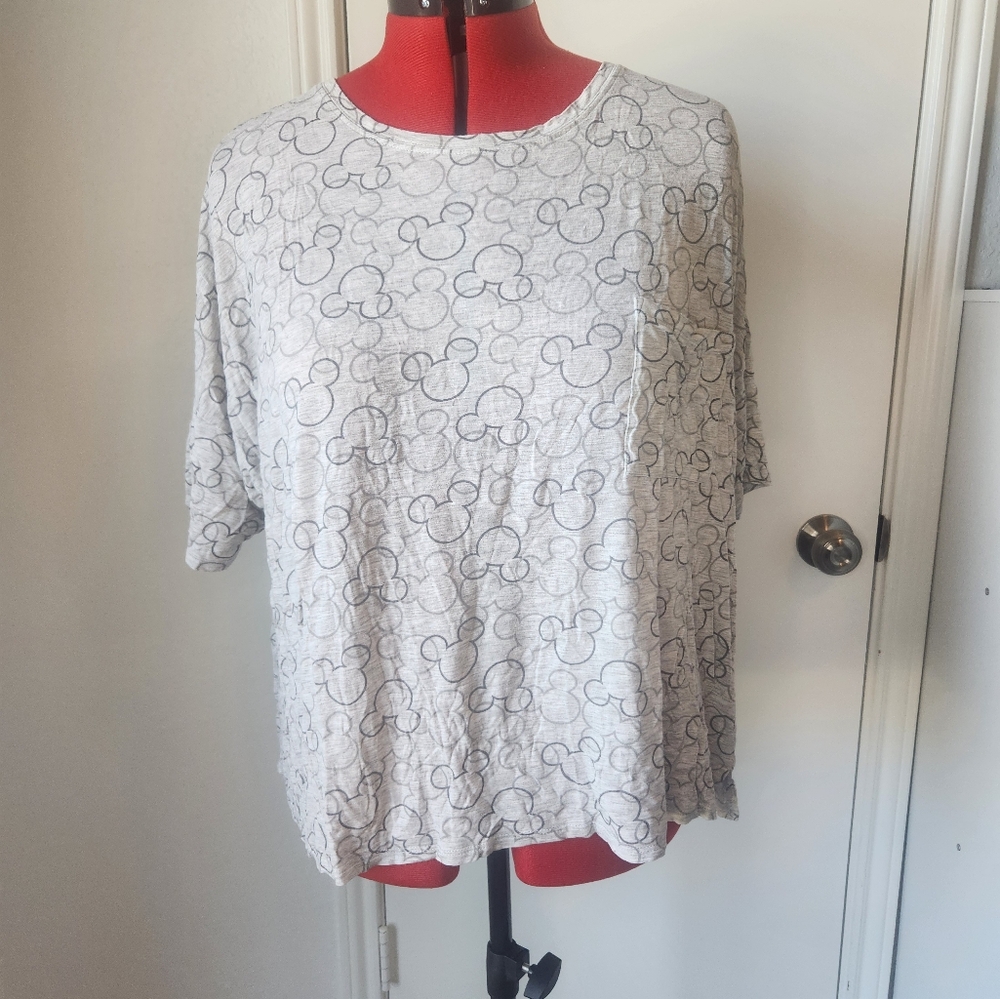 Grey Mickey head outline pajama short set